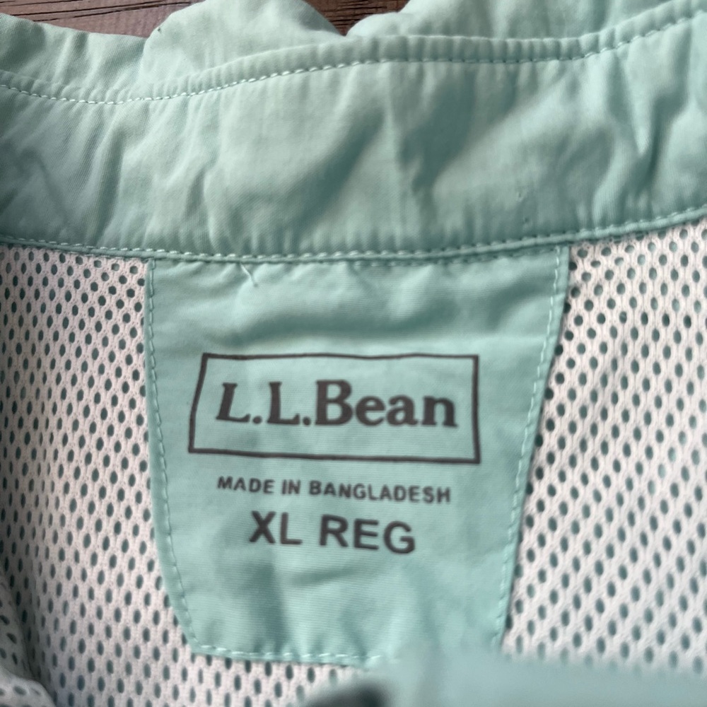 L.L. Bean Light Aqua Lightweight Fishing Jacket - Picture 5 of 6